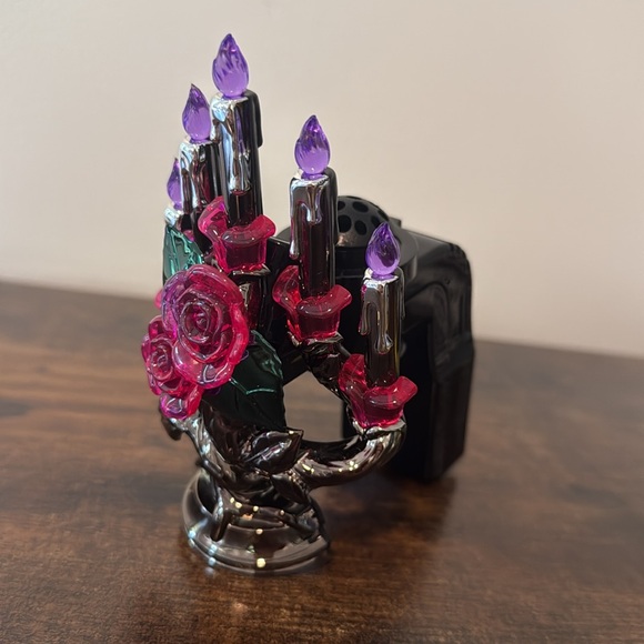 Bath & Body Works Creepy Candelabra Halloween Wallflower Plug In Light - Picture 6 of 6